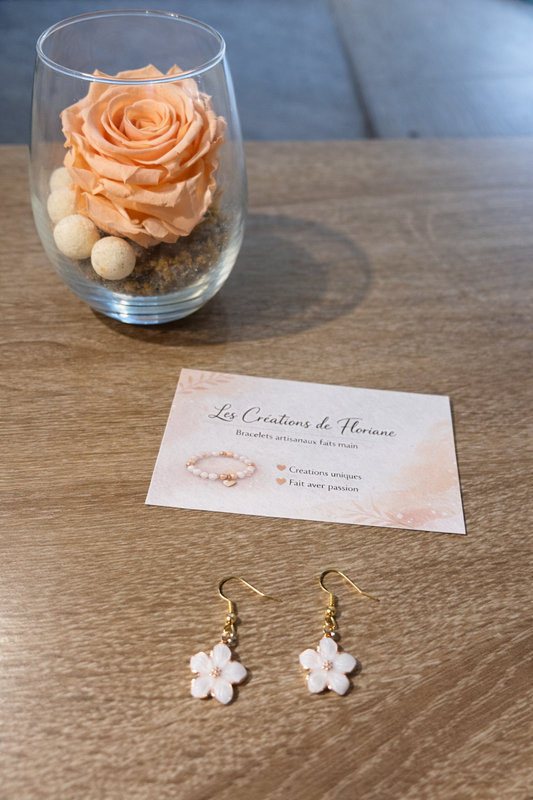 Boucles d’oreilles fleurs blanches - délicates & élégantes